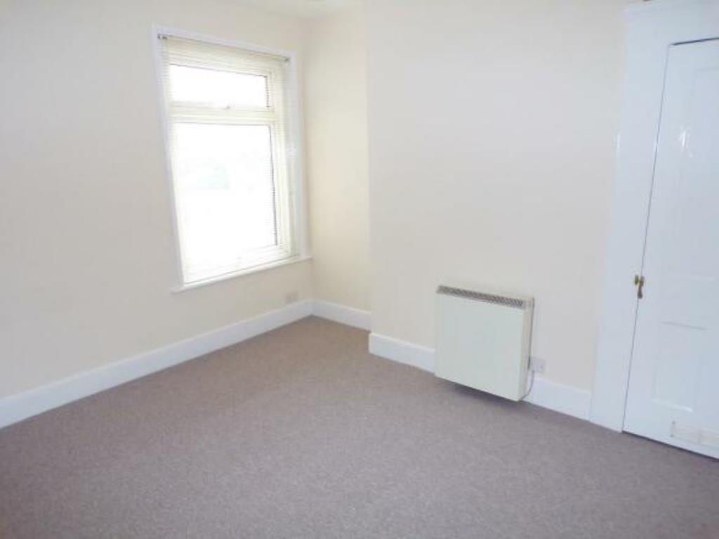 Lot: 155 - A PAIR OF TWO-BEDROOM FLATS FOR INVESTMENT - Library Photo of a bedroom when vacant